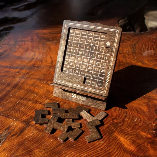 CalendarPuzzle-Brown1